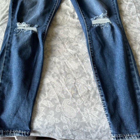 True Religion Halle Midrise Super Skinny jean, size 34. - Picture 6 of 10